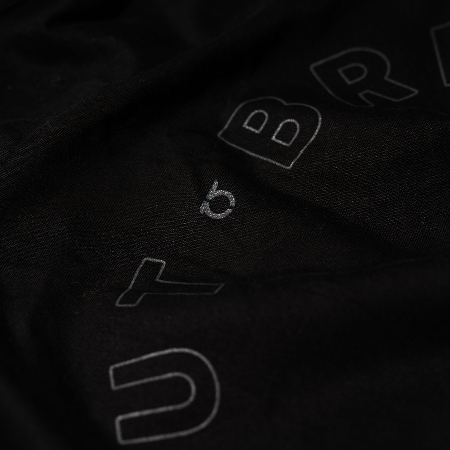 EMBROIDERED & PRINT TEE - BLACK